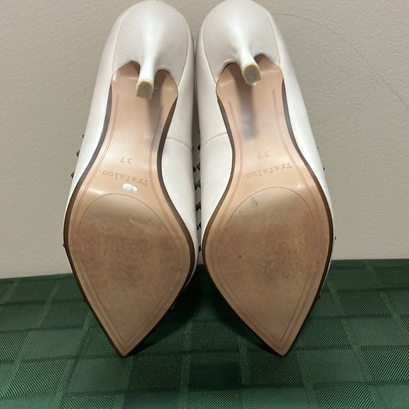 Zara Heels with studs - Picture 4 of 12